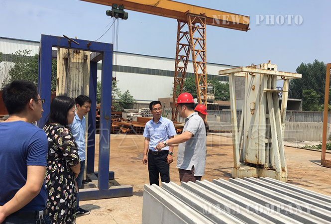 墻板機(jī)加工中心2 墻板機(jī)加工中心2