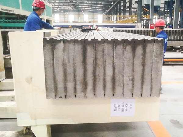 新型水泥發(fā)泡板設(shè)備 新型水泥發(fā)泡板設(shè)備